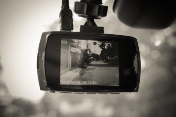 Dash cam: è consentito utilizzare una videoregistrazione fatta dal proprio veicolo nel corso di un processo?